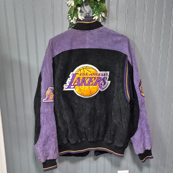 Los Angeles Lakers Jacket - Picture 2 of 16